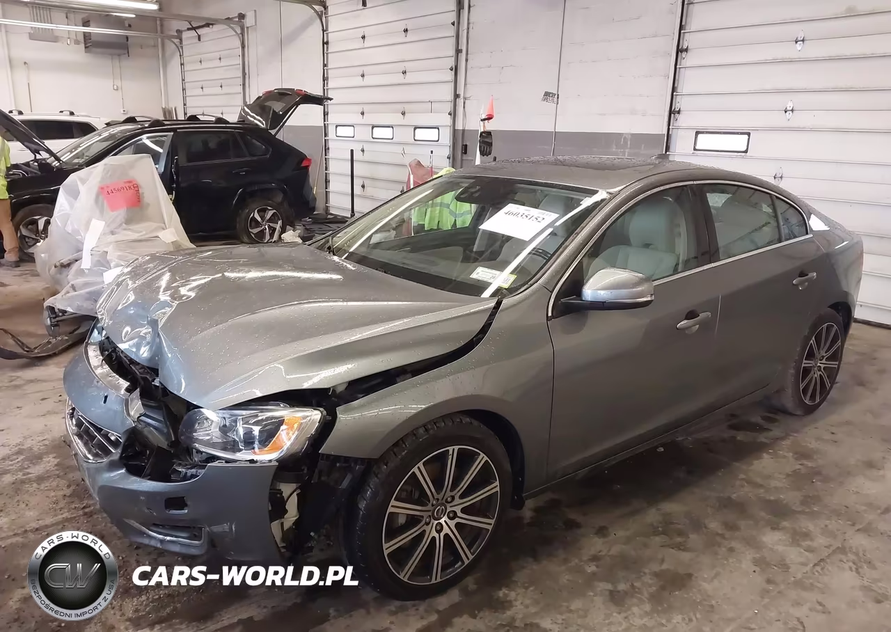 2018 Volvo S60 Platinum VIN:LYV402TM9JB174083 - 2