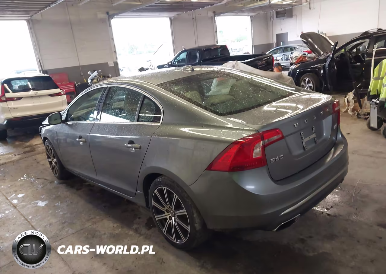 2018 Volvo S60 Platinum VIN:LYV402TM9JB174083 - 3