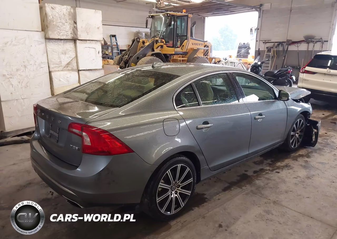 2018 Volvo S60 Platinum VIN:LYV402TM9JB174083 - 4
