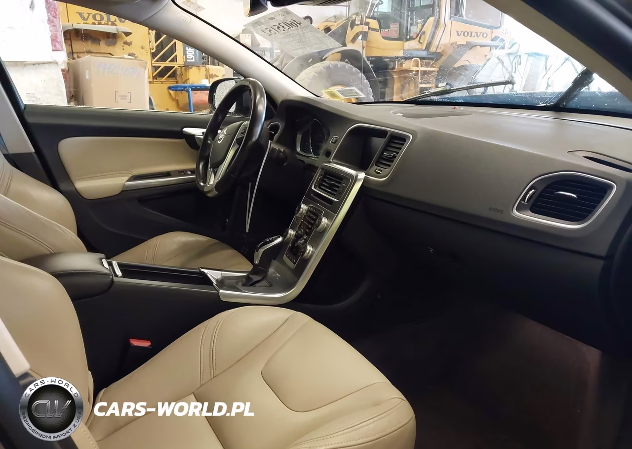 2018 Volvo S60 Platinum VIN:LYV402TM9JB174083 - 5