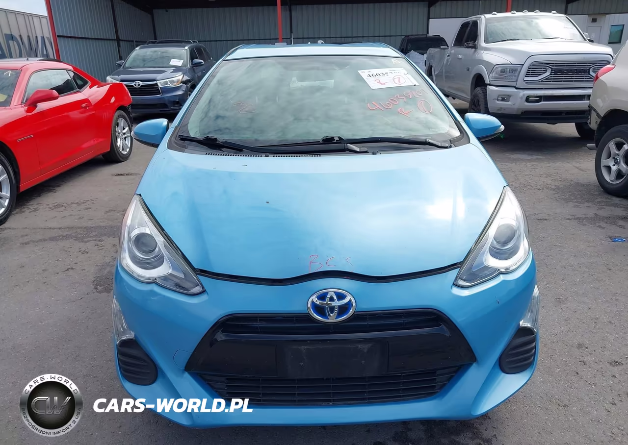 2016 Toyota Prius C Two VIN:JTDKDTB38G1136614 - 12