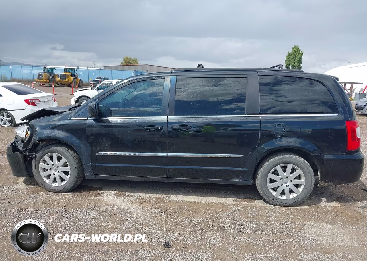 2016 Chrysler Town & Country Touring VIN:2C4RC1BGXGR301552 - 15