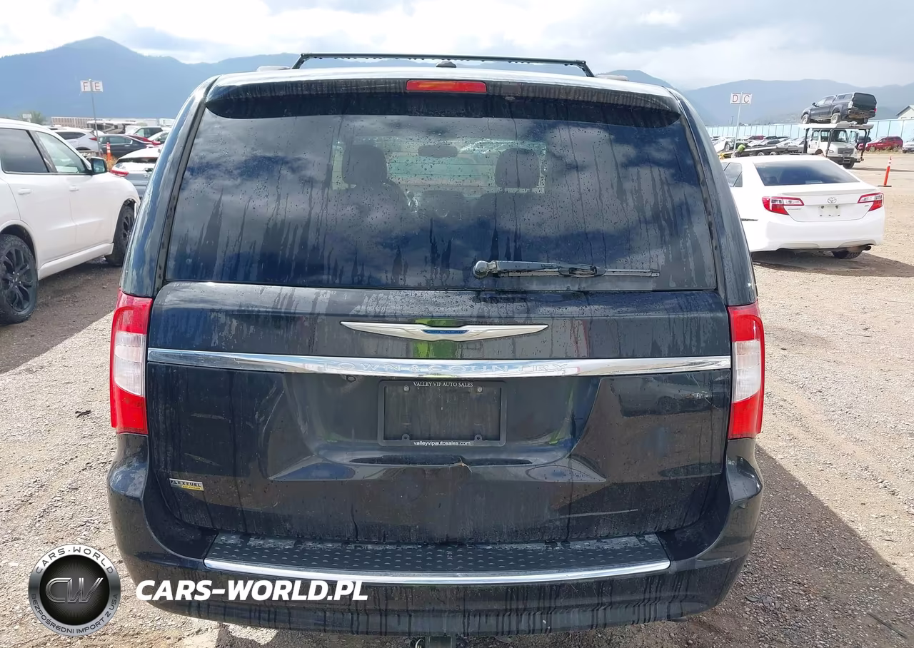 2016 Chrysler Town & Country Touring VIN:2C4RC1BGXGR301552 - 17