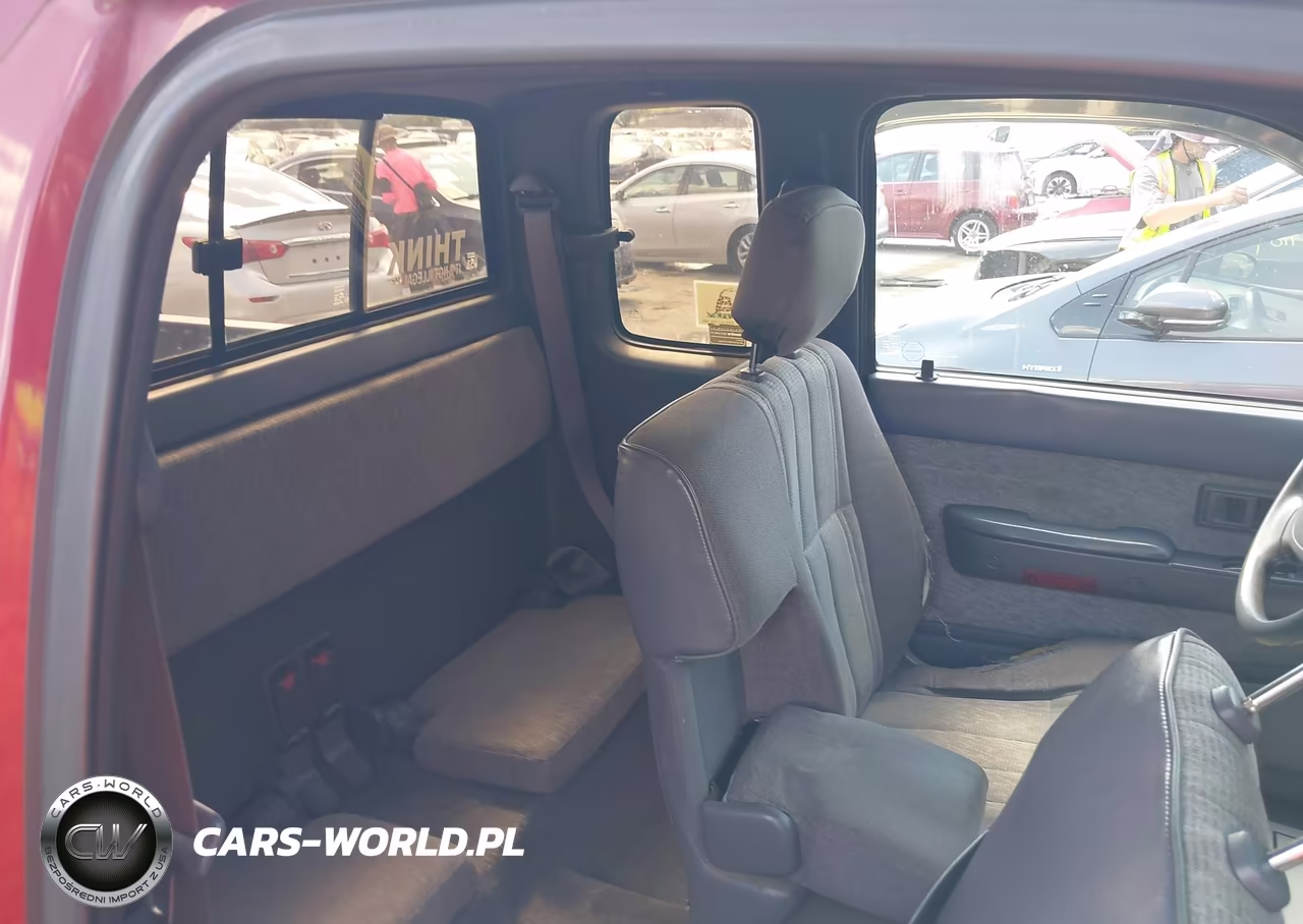 1998 Toyota Tacoma VIN:4TAWM72N1WZ123967 - 8
