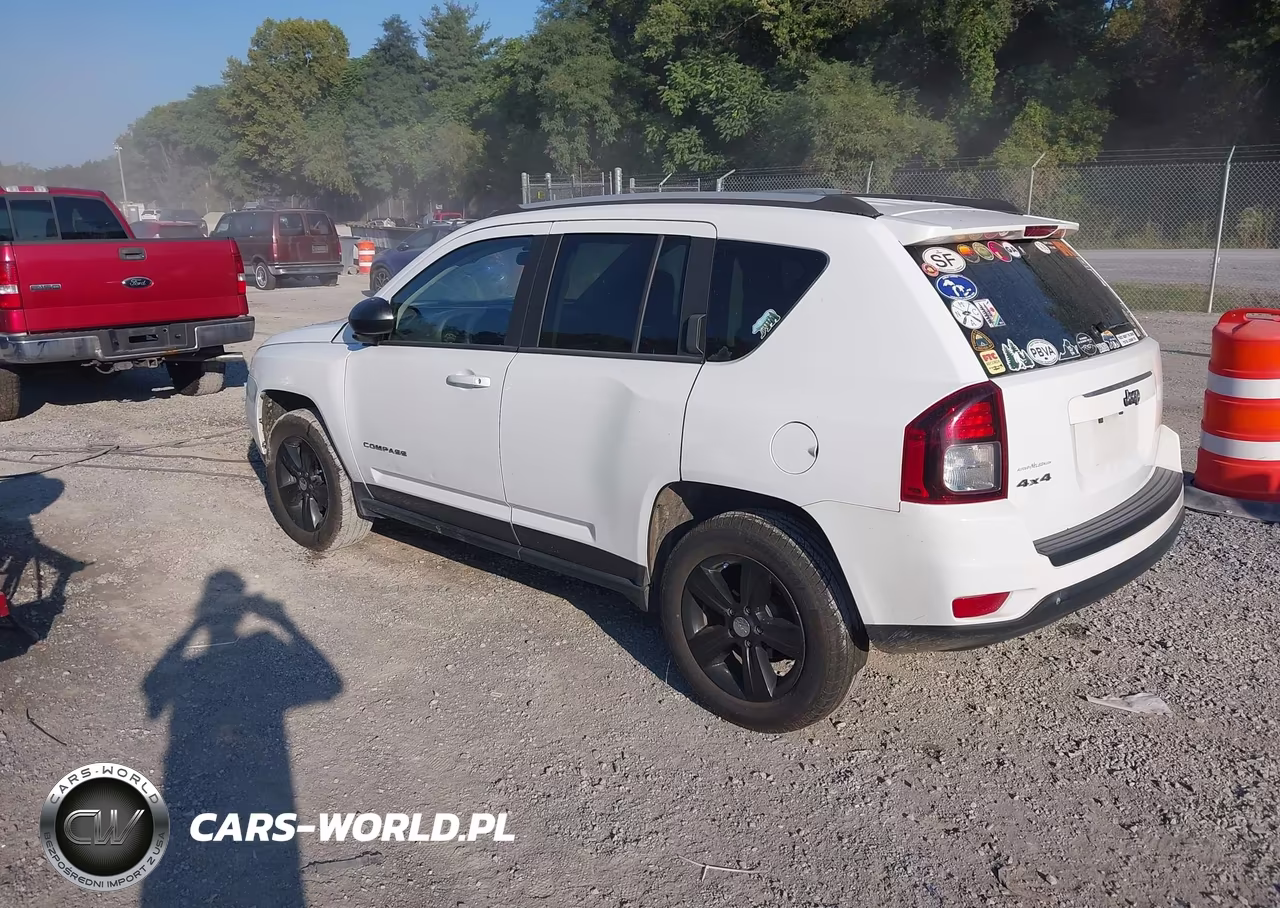 2015 Jeep Compass Sport VIN:1C4NJDBB7FD381551 - 3