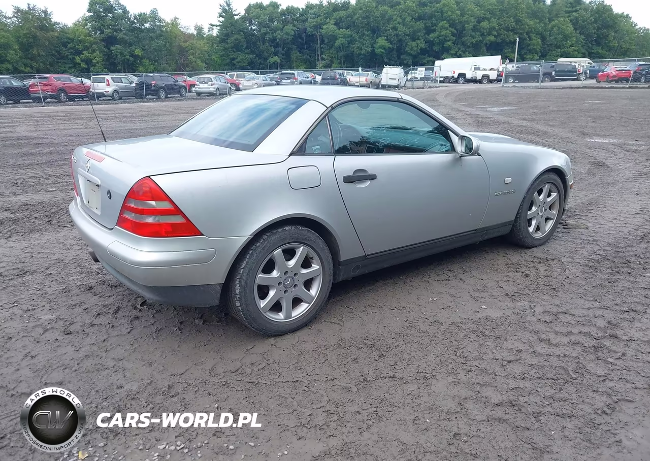 2000 Mercedes-Benz Slk 230 Kompressor VIN:WDBKK47F6YF169659 - 4