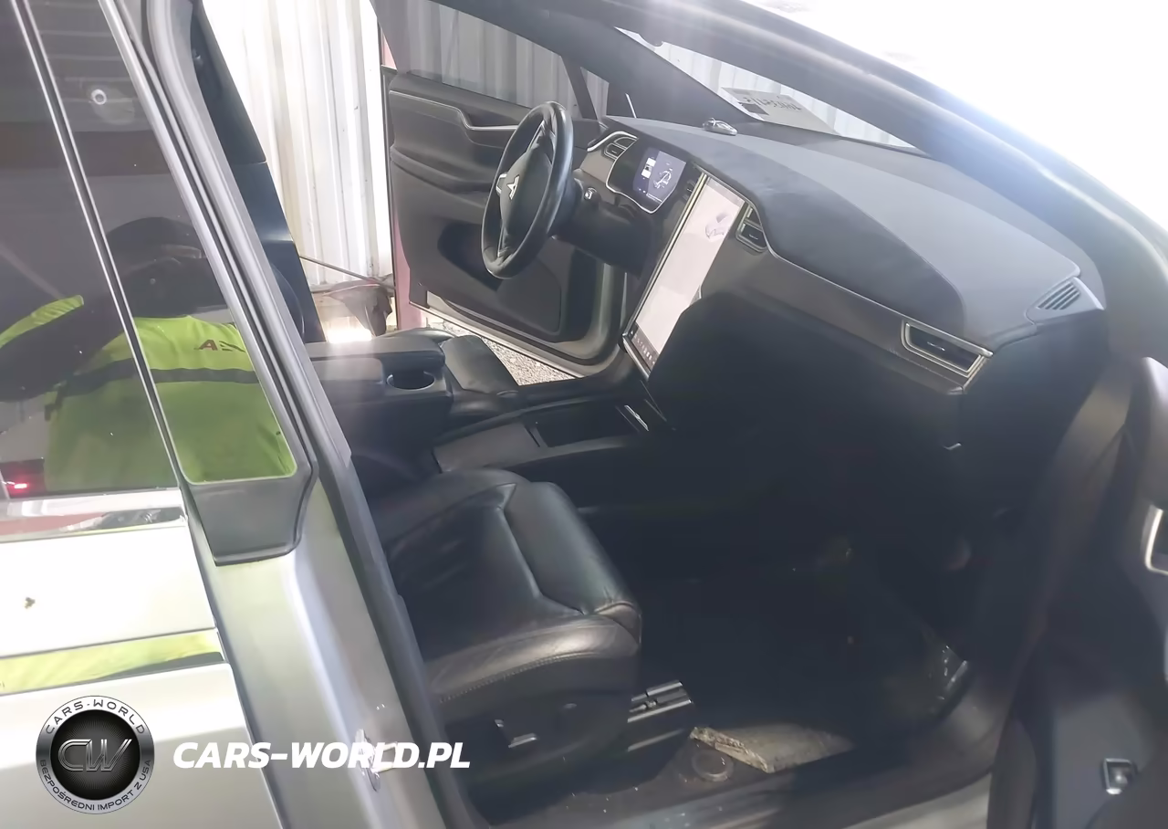 2017 Tesla Model X 100D-75D-90D VIN:5YJXCBE21HF054318 - 5