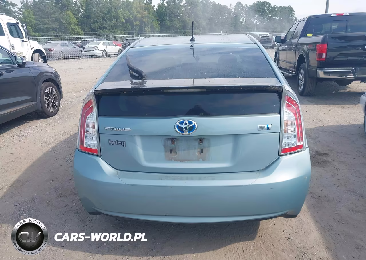 2014 Toyota Prius Two VIN:JTDKN3DU8E1782882 - 16