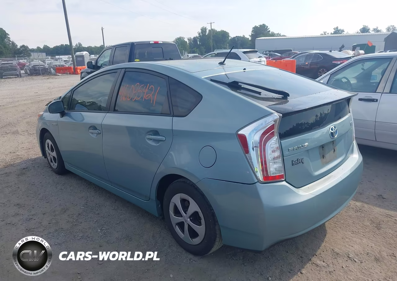 2014 Toyota Prius Two VIN:JTDKN3DU8E1782882 - 3