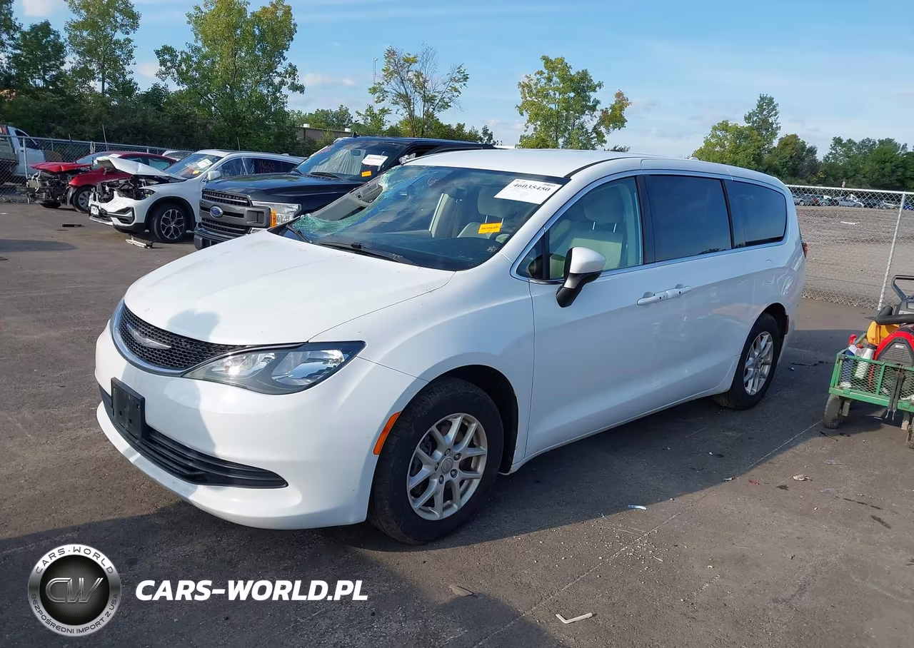 2017 Chrysler Pacifica Touring VIN:2C4RC1DGXHR588163 - 2