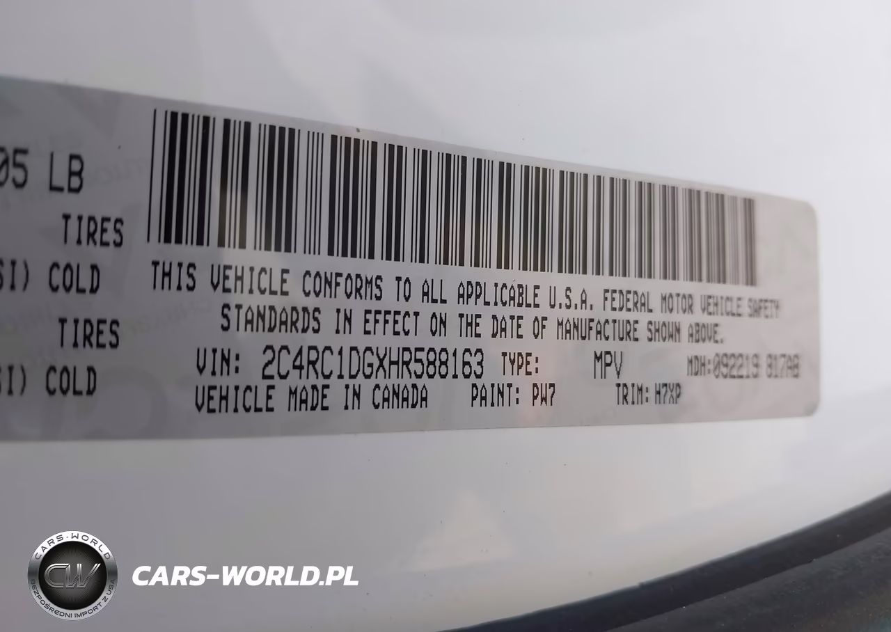 2017 Chrysler Pacifica Touring VIN:2C4RC1DGXHR588163 - 9