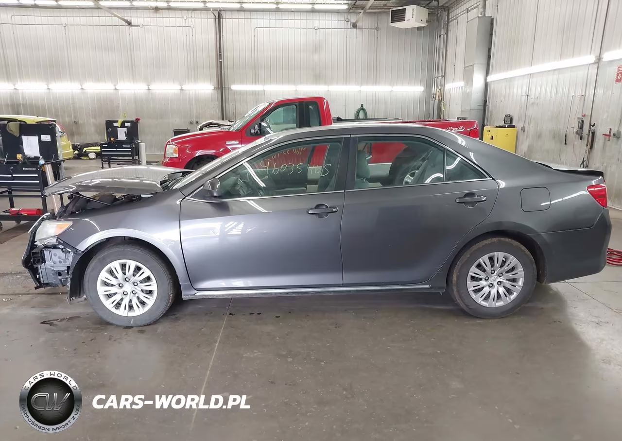 2014 Toyota Camry Le VIN:4T4BF1FK7ER359286 - 15