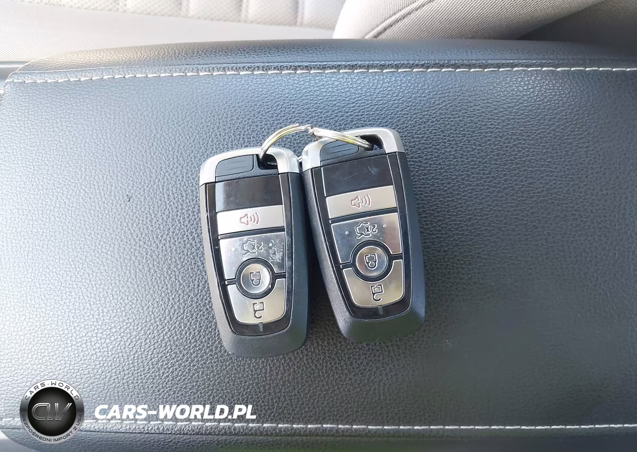 2018 Ford Fusion Hybrid S VIN:3FA6P0UU9JR243669 - 11
