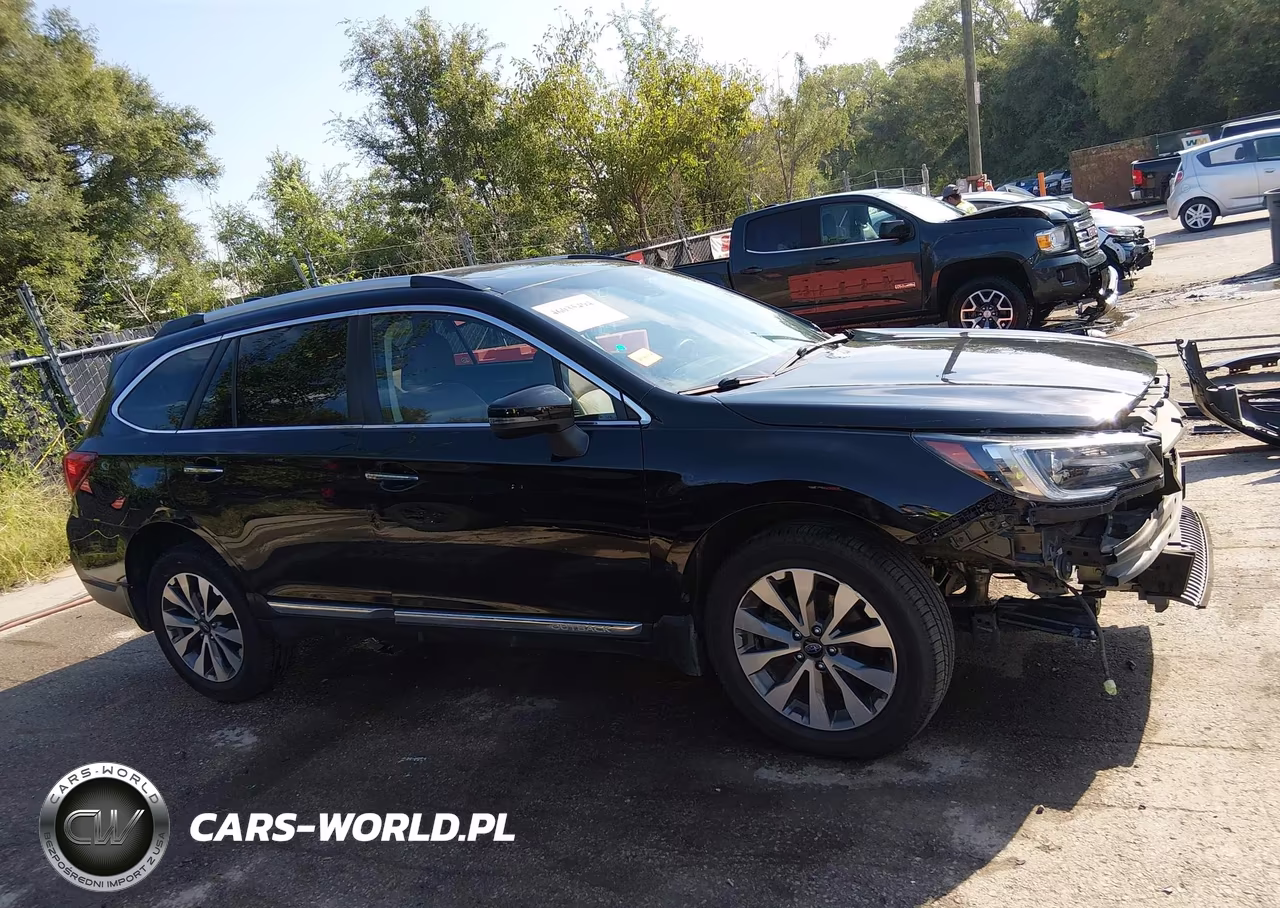 2018 Subaru Outback 3.6R Touring VIN:4S4BSETC6J3388207 - 14