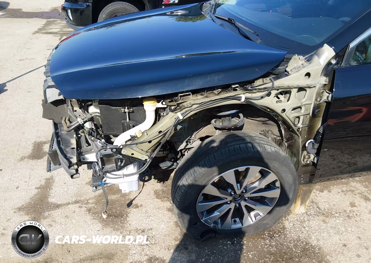 2018 Subaru Outback 3.6R Touring VIN:4S4BSETC6J3388207 - 18