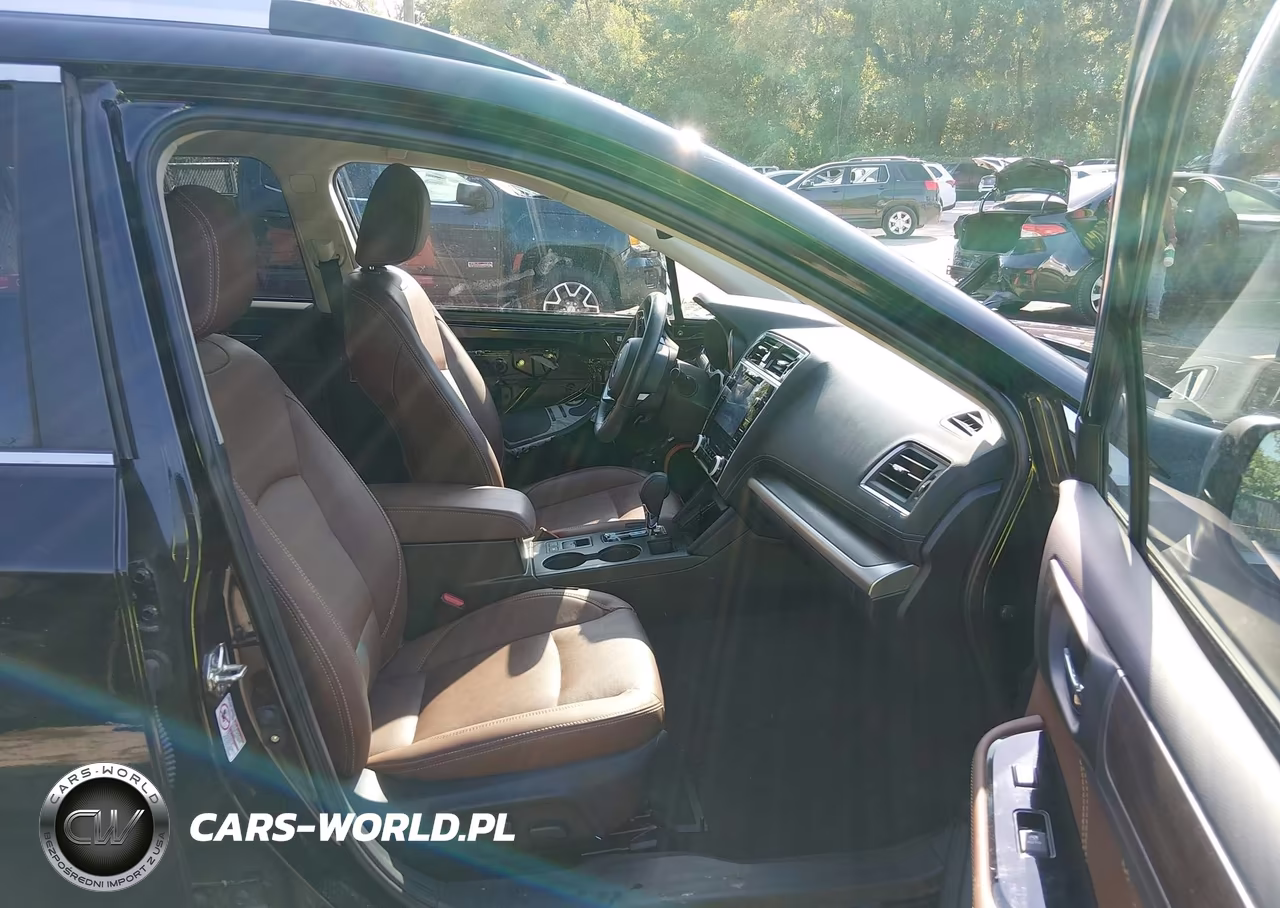 2018 Subaru Outback 3.6R Touring VIN:4S4BSETC6J3388207 - 5