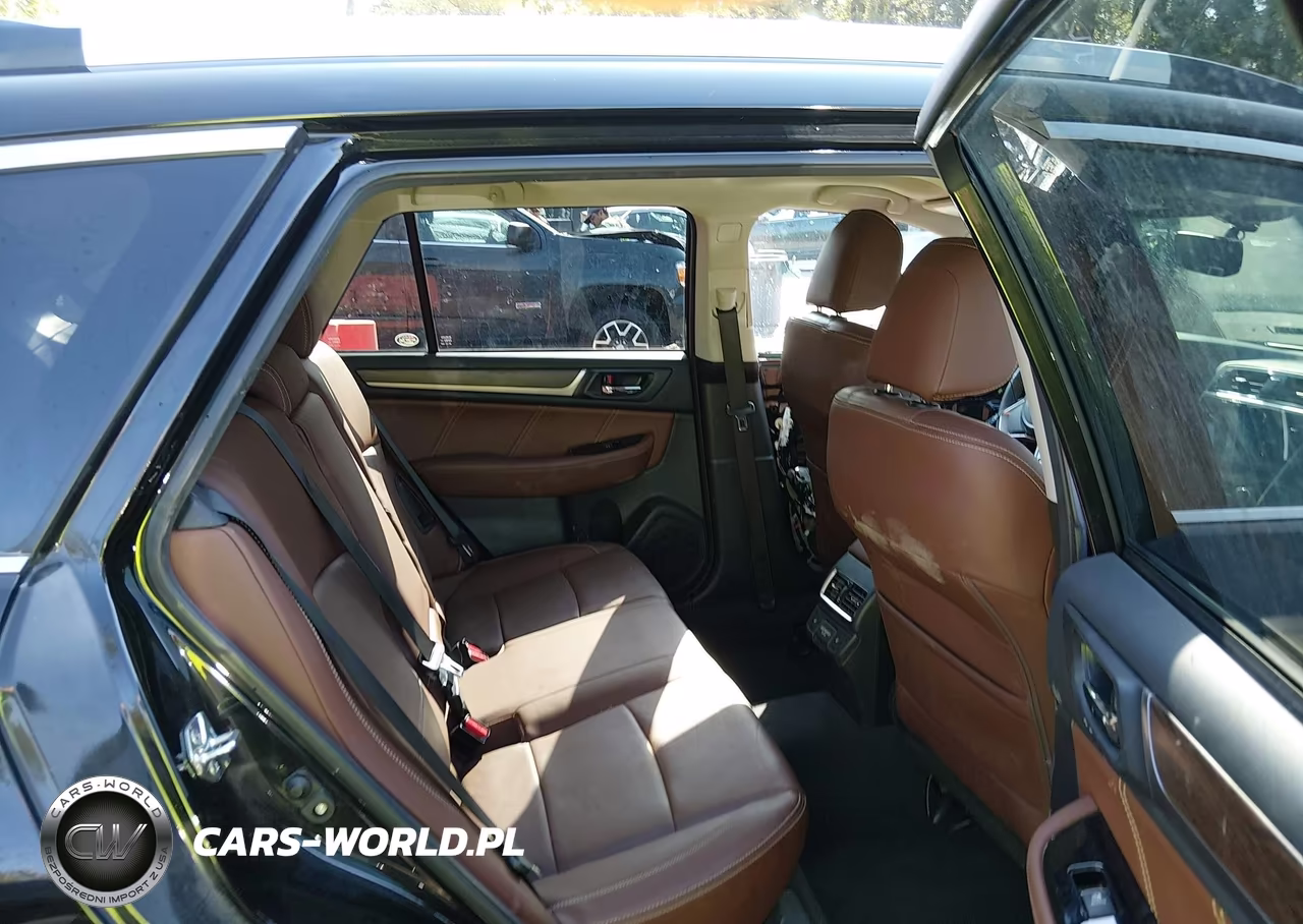 2018 Subaru Outback 3.6R Touring VIN:4S4BSETC6J3388207 - 8