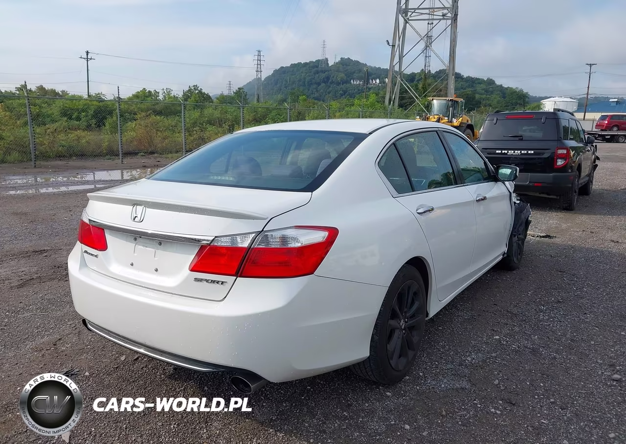 2015 Honda Accord Sport VIN:1HGCR2F55FA135786 - 4
