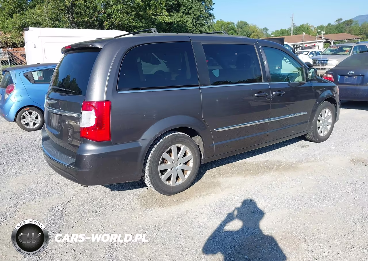 2015 Chrysler Town & Country Touring VIN:2C4RC1BG2FR626405 - 4