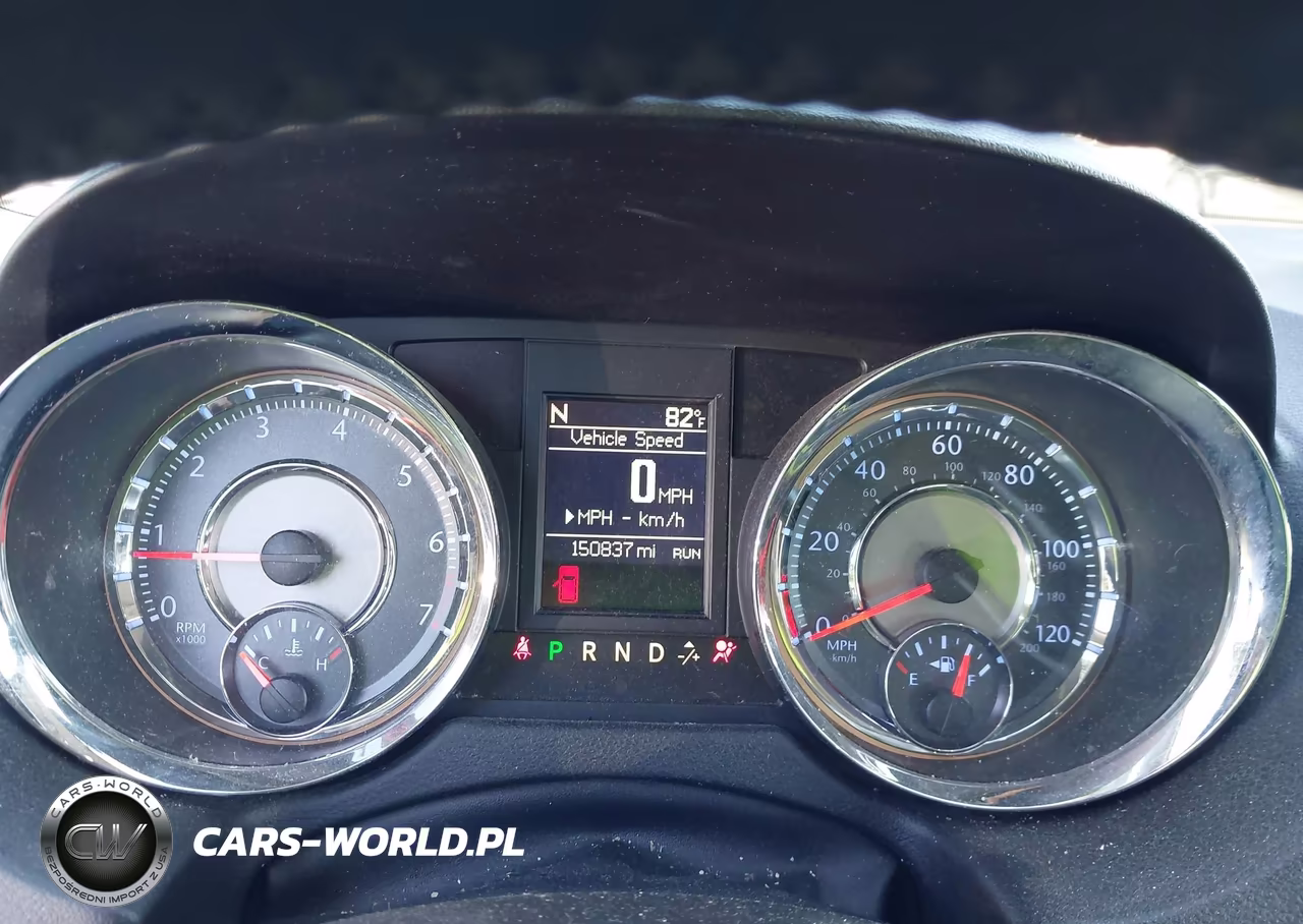 2015 Chrysler Town & Country Touring VIN:2C4RC1BG2FR626405 - 7