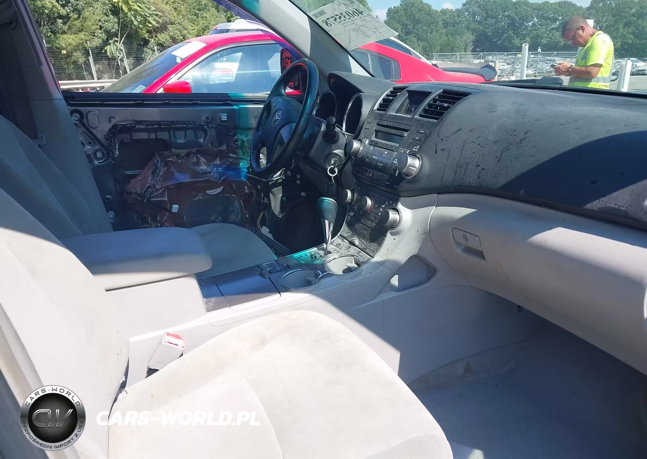 2010 Toyota Highlander Base V6 VIN:5TDZK3EH8AS017161 - 5