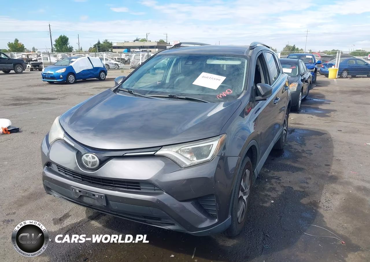 2017 Toyota Rav4 Le VIN:2T3BFREV8HW563658 - 2
