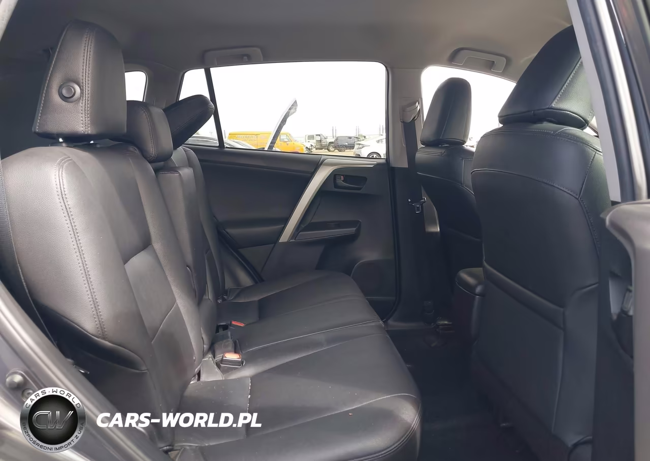 2017 Toyota Rav4 Le VIN:2T3BFREV8HW563658 - 8