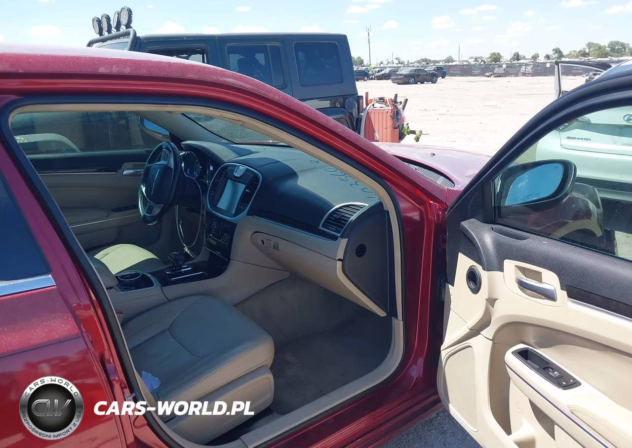 2014 Chrysler 300 VIN:2C3CCAAGXEH273010 - 5