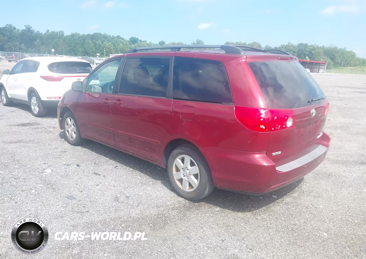 2010 Toyota Sienna Le VIN:5TDKK4CC7AS303064 - 3