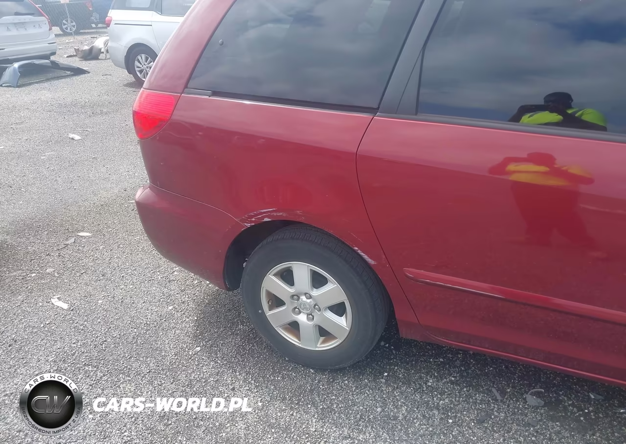 2010 Toyota Sienna Le VIN:5TDKK4CC7AS303064 - 6