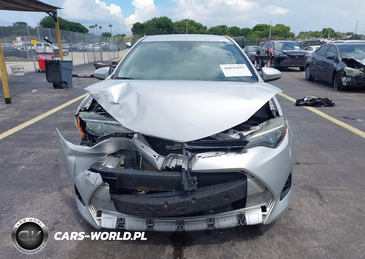 2018 Toyota Corolla Le VIN:2T1BURHE9JC115611 - 12