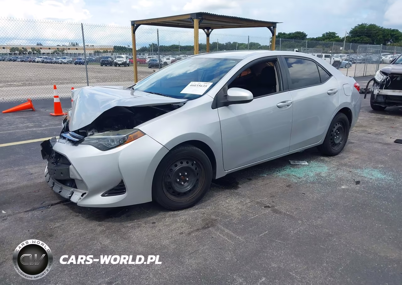 2018 Toyota Corolla Le VIN:2T1BURHE9JC115611 - 2
