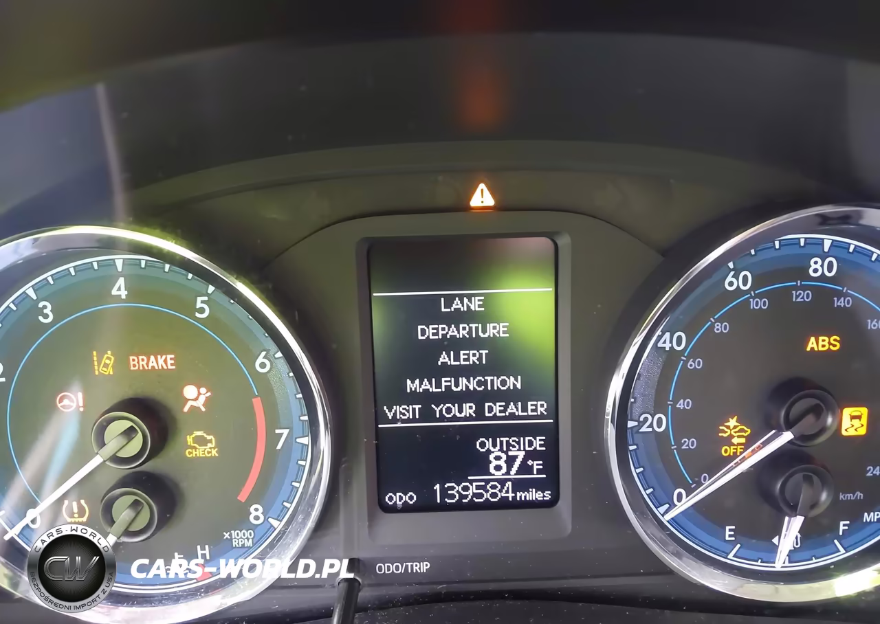 2018 Toyota Corolla Le VIN:2T1BURHE9JC115611 - 7