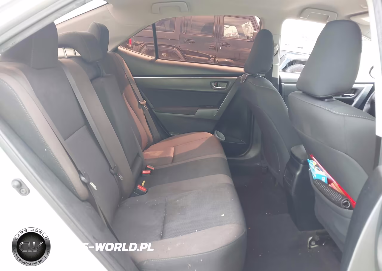 2018 Toyota Corolla Le VIN:2T1BURHE9JC115611 - 8