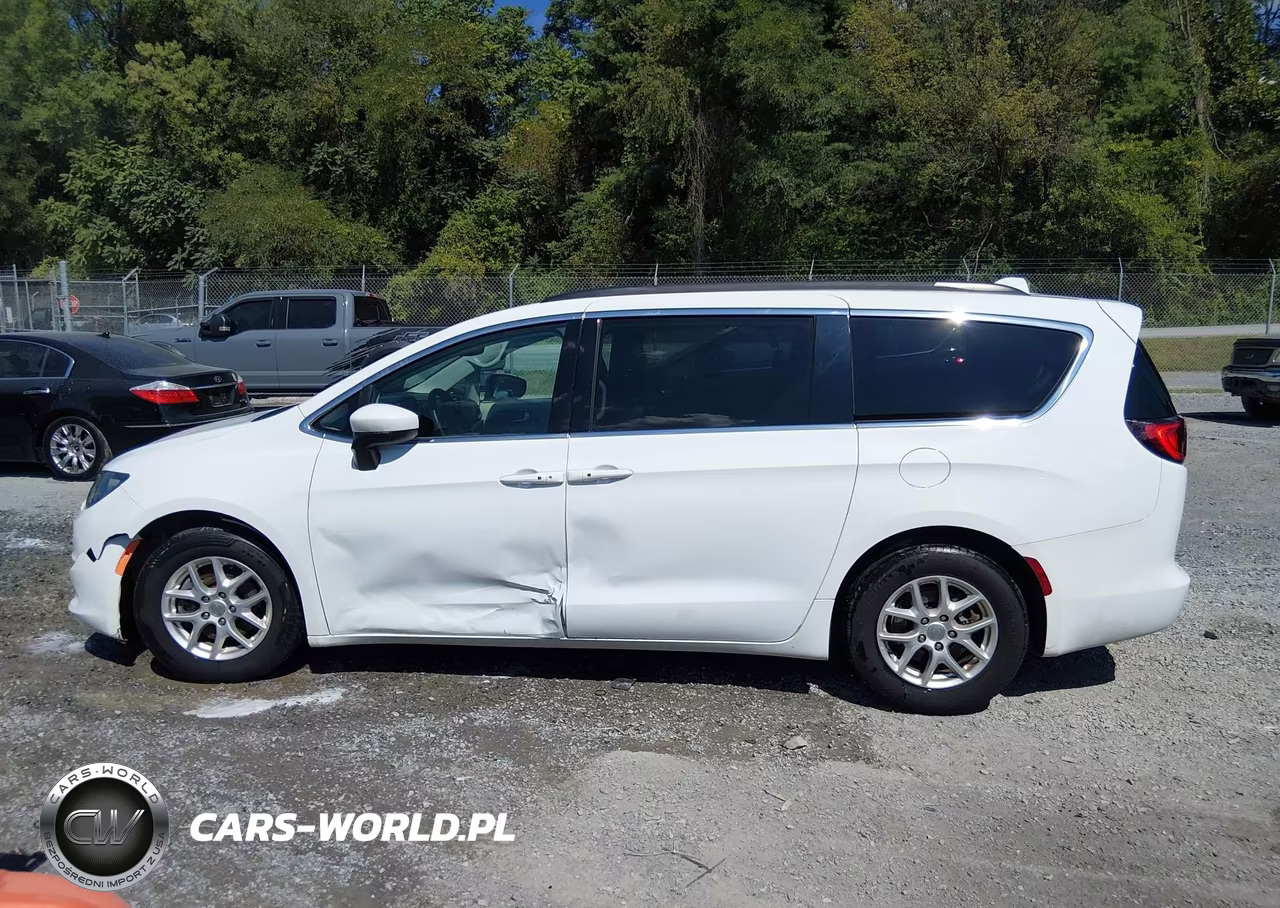 2020 Chrysler Voyager Lxi VIN:2C4RC1DGXLR262646 - 14