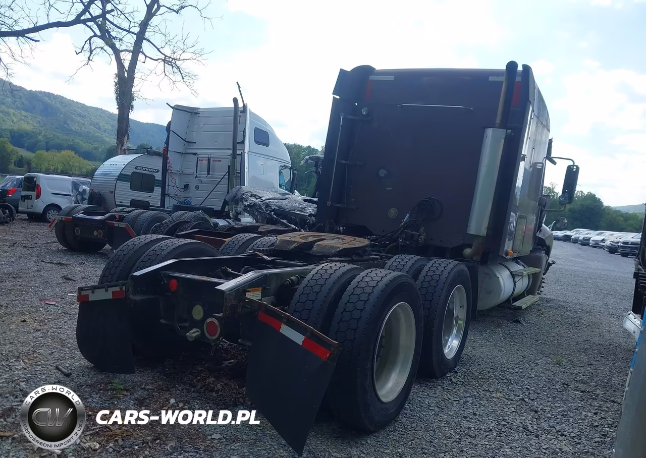 2014 Freightliner Conventional Columbia VIN:1FVXA7CG9ELFV5684 - 4