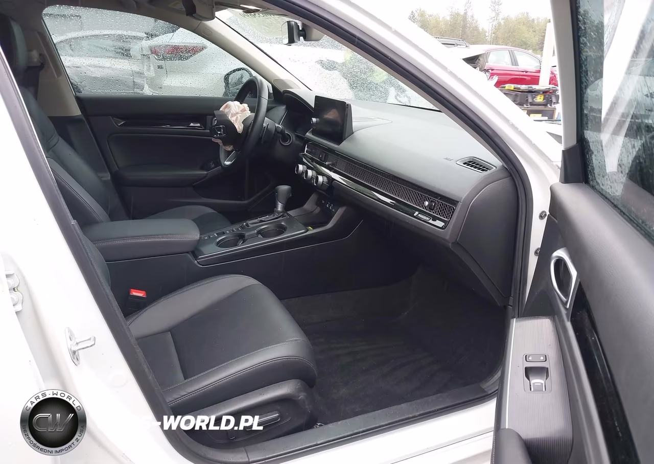 2024 Honda Civic Touring VIN:2HGFE1F91RH317755 - 17
