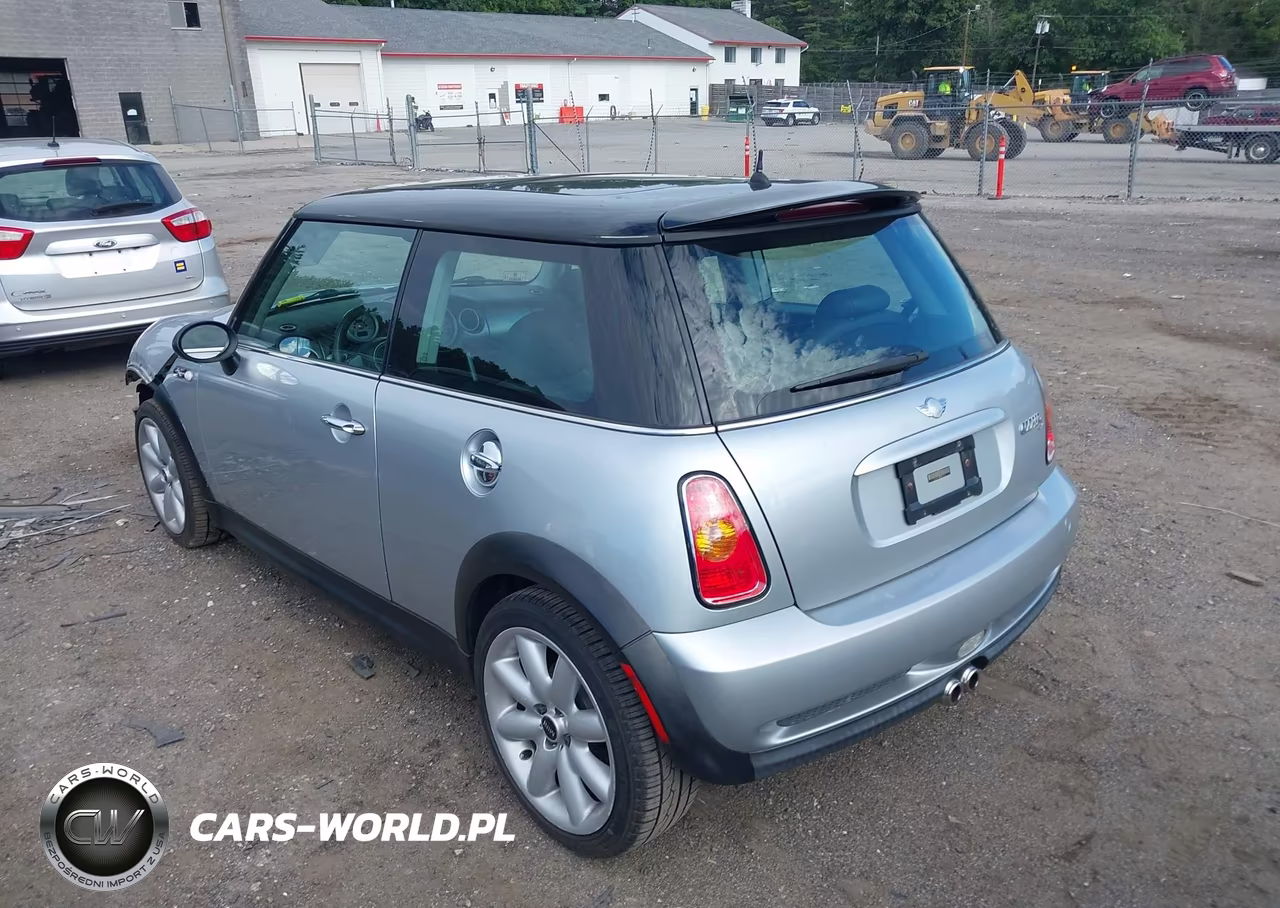 2004 Mini Cooper S VIN:WMWRE33424TD84540 - 3
