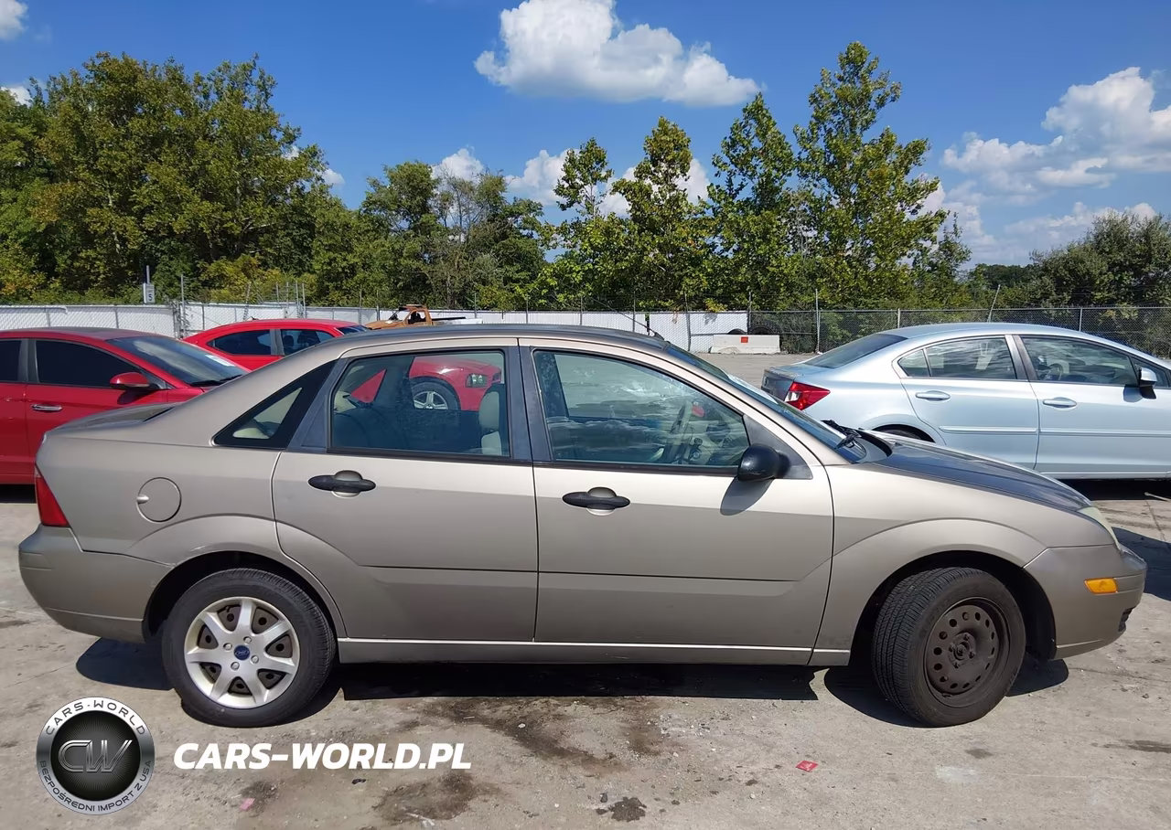 2005 Ford Focus VIN:1FAPP34N05W197937 - 10
