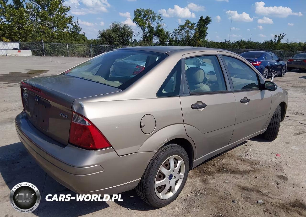 2005 Ford Focus VIN:1FAPP34N05W197937 - 3