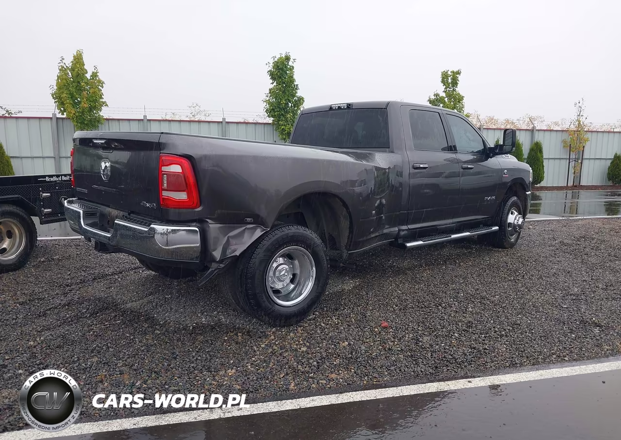 2019 Ram 3500 Big Horn 4X4 8' Box VIN:3C63RRHL2KG704731 - 4