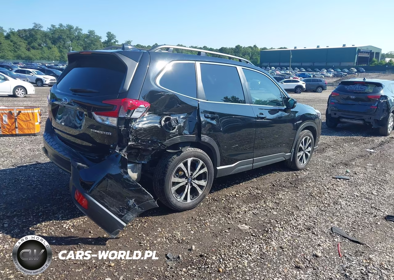 2023 Subaru Forester Limited VIN:JF2SKAPC3PH468147 - 4