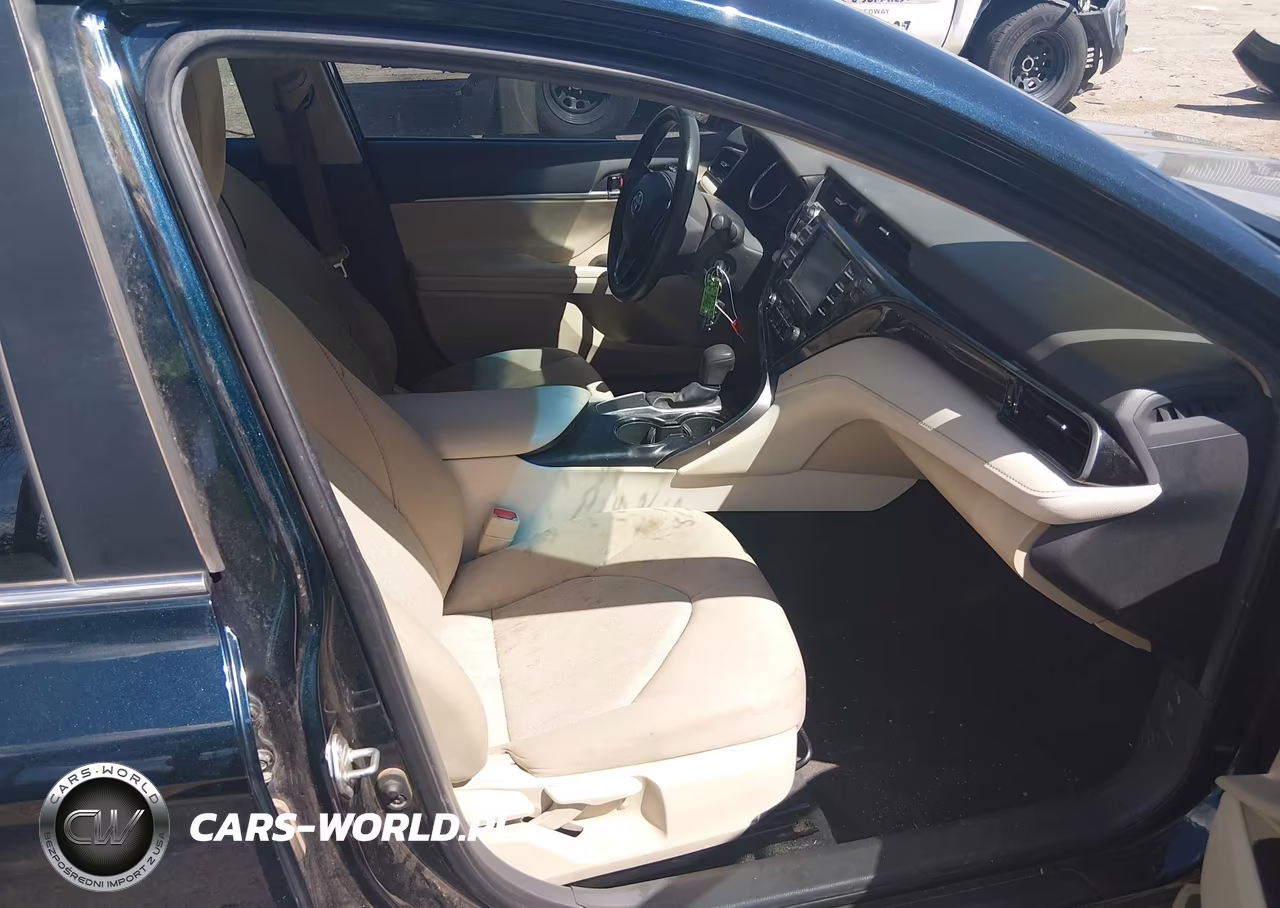 2020 Toyota Camry Le VIN:4T1C11AK1LU943071 - 5