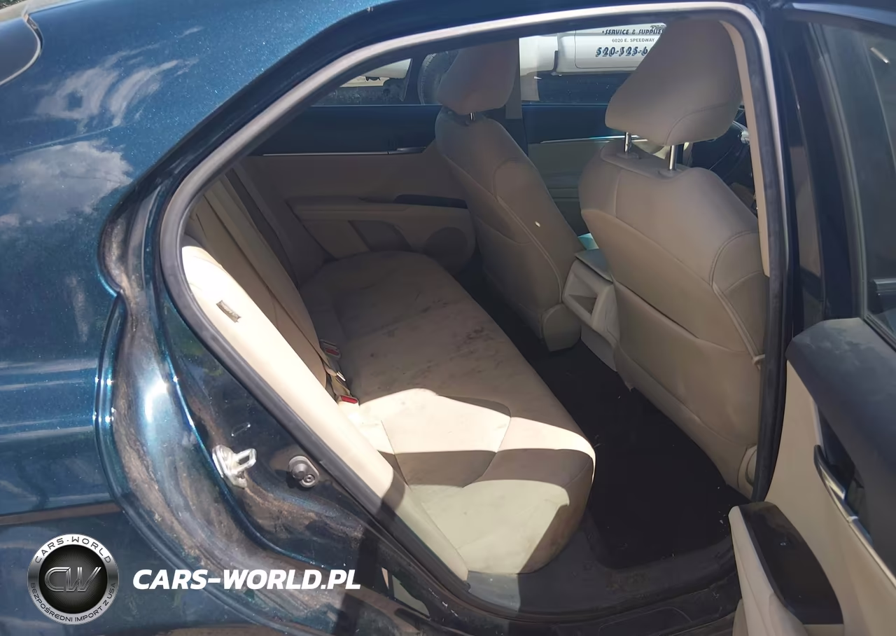 2020 Toyota Camry Le VIN:4T1C11AK1LU943071 - 8