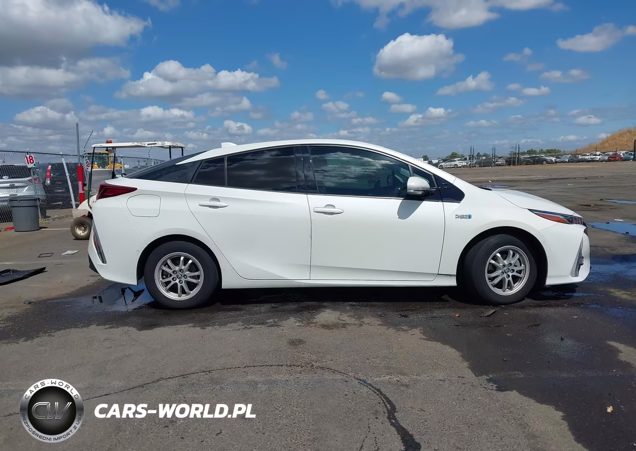 2017 Toyota Prius Prime Advanced VIN:JTDKARFP8H3059595 - 13