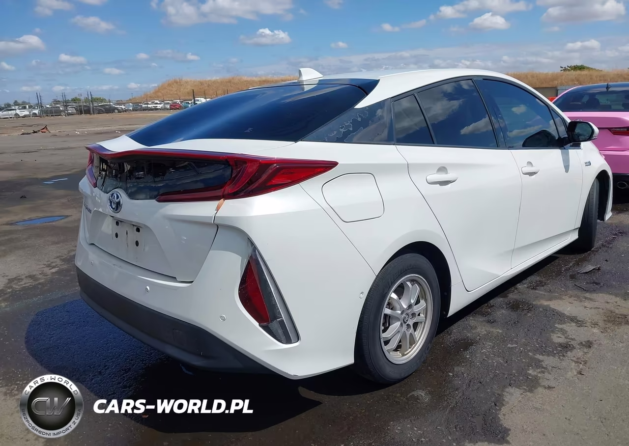 2017 Toyota Prius Prime Advanced VIN:JTDKARFP8H3059595 - 4