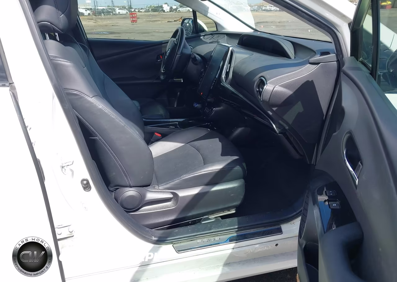2017 Toyota Prius Prime Advanced VIN:JTDKARFP8H3059595 - 5