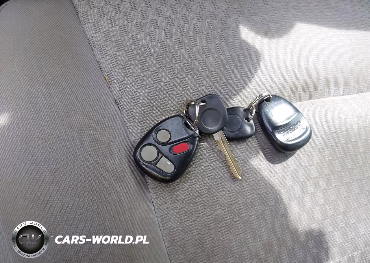 2005 Saturn Ion 2 VIN:1G8AJ52F852178915 - 11