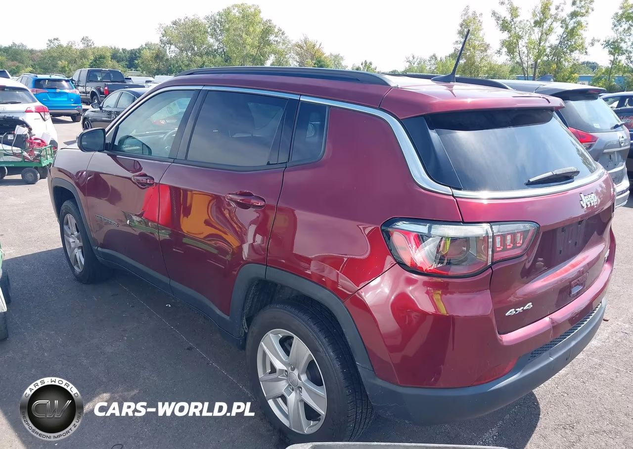 2022 Jeep Compass Latitude 4X4 VIN:3C4NJDBB3NT133497 - 3