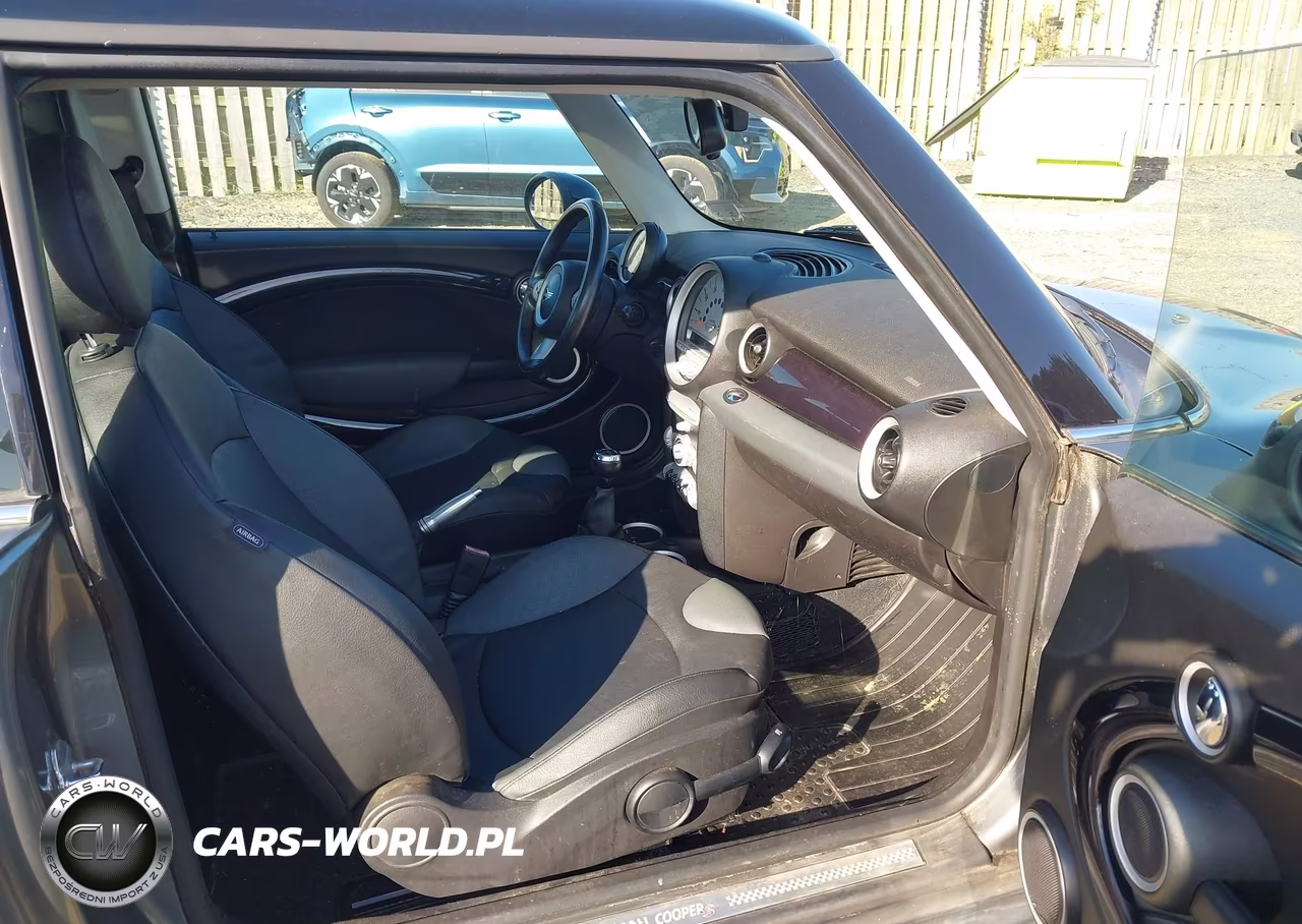 2008 Mini Cooper S VIN:WMWMF73548TT88776 - 5